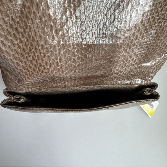 Bcbgeneration Snakeskin Cross-body bag - Picture 5 of 8